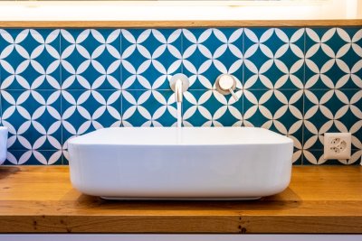 De retro badkamer is terug en zo ziet hij eruit